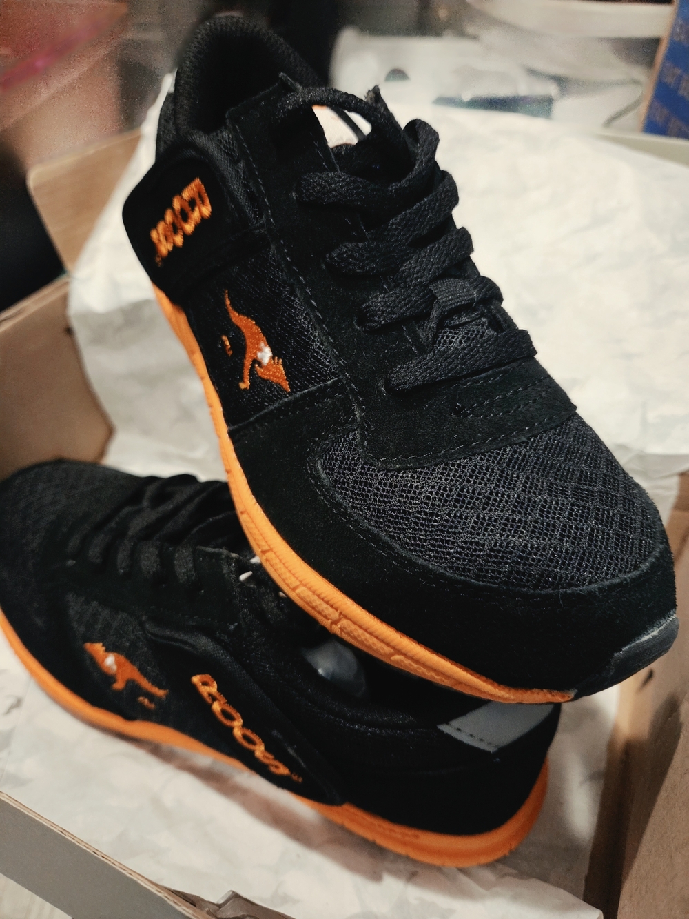 NIB KangaROOS Combat Basic Kids Sneakers Black/Orange Youth Size 3